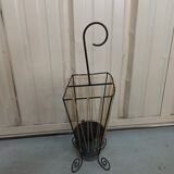 Iron umbrella rack and scoubidou