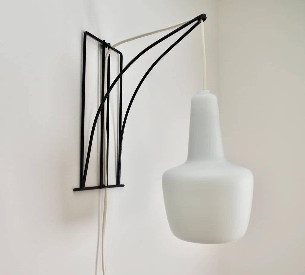 Modernist wall light with metal and glass wire