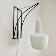 Applique murale moderniste fil métal verre