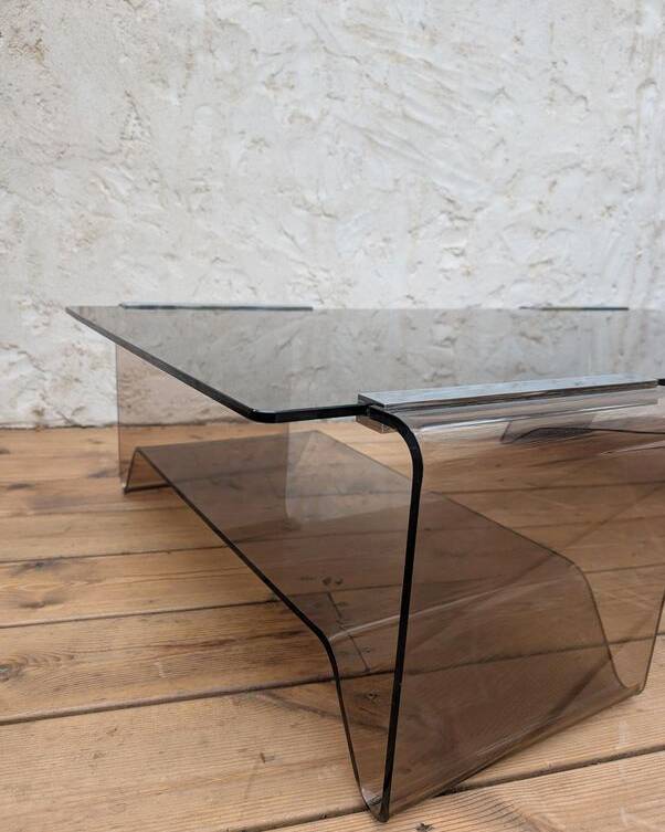 Coffee table by Michel Dumas for Roche Bobois from the 1970s.
