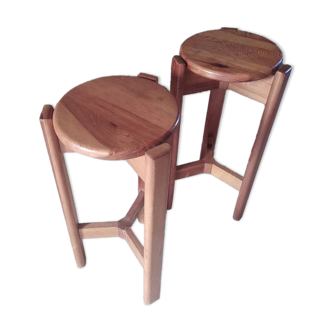Pine tripod bar stool