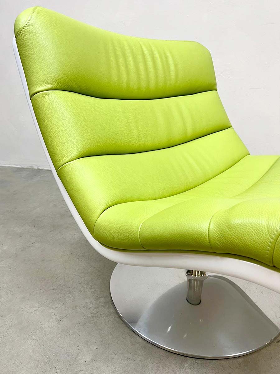 Vintage Dutch design swivel chair Artifort F978 'Green spirit'