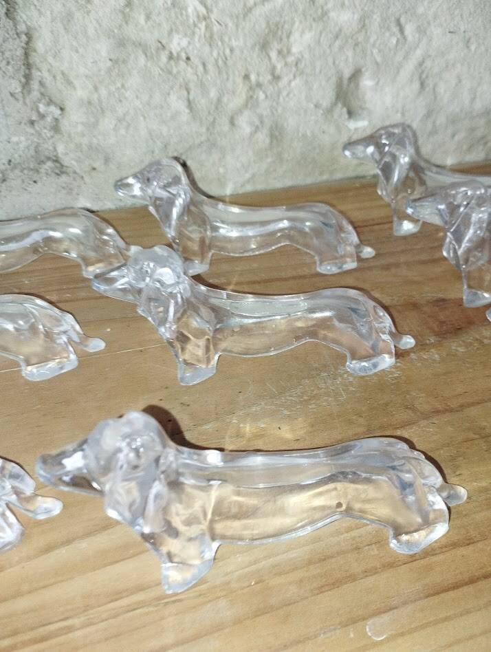 Set of 12 Danone knife rests – Dogs – Bakelite / hard plastic – Year