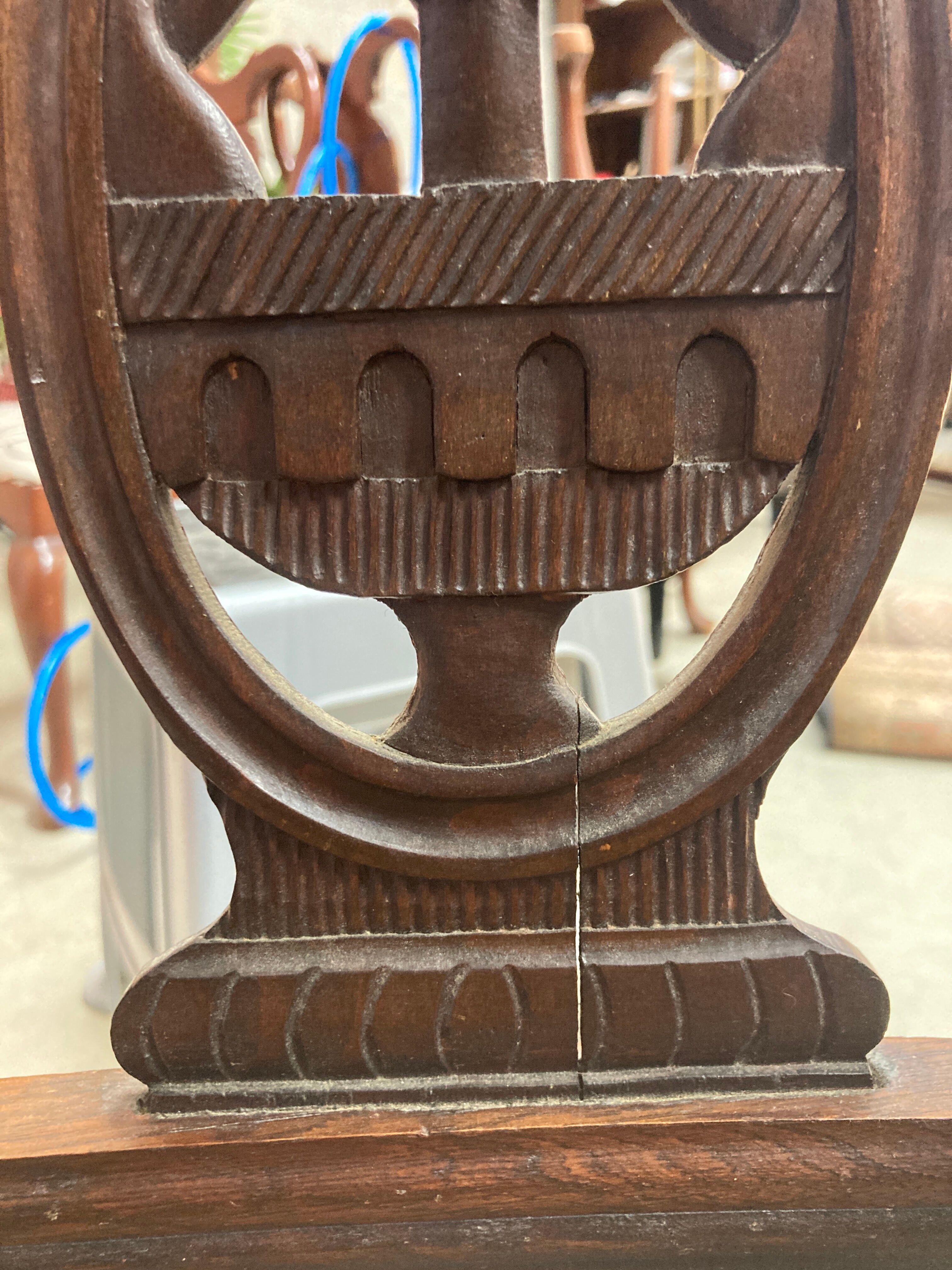 Set of two chairs canned