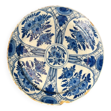 Delft, faience plate decorated in Kraak style, De Grieksche A manufacture, 18th century.