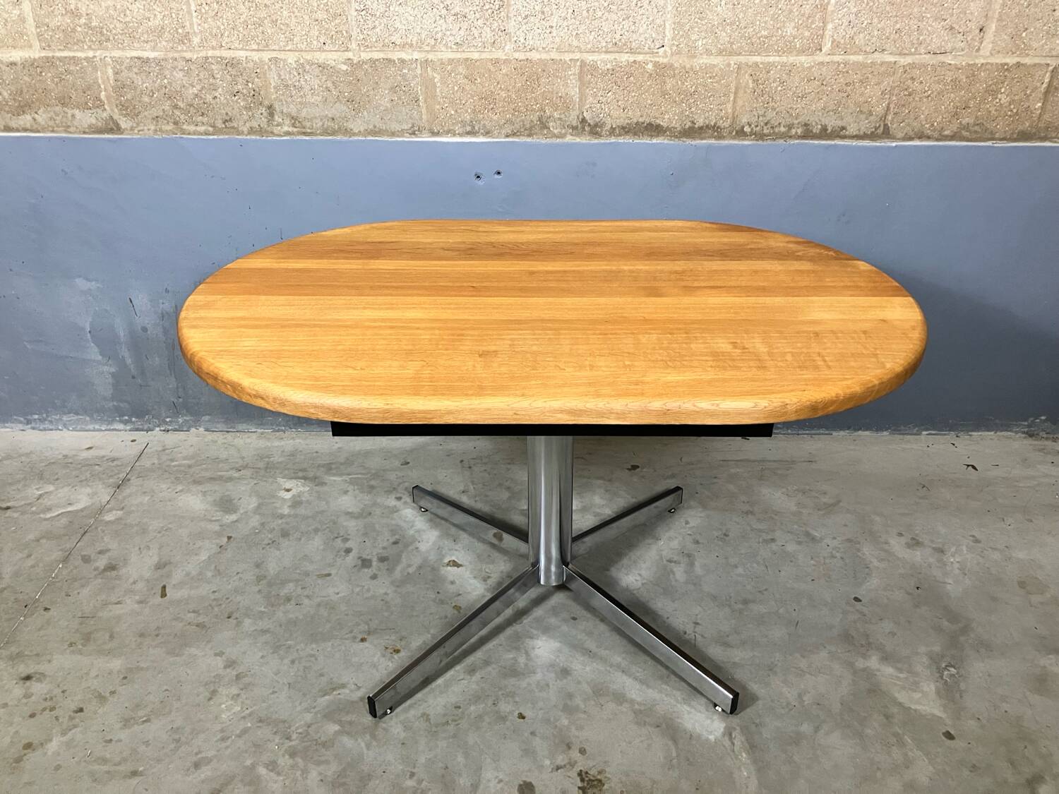 Table à manger ovale bureau chêne chromé