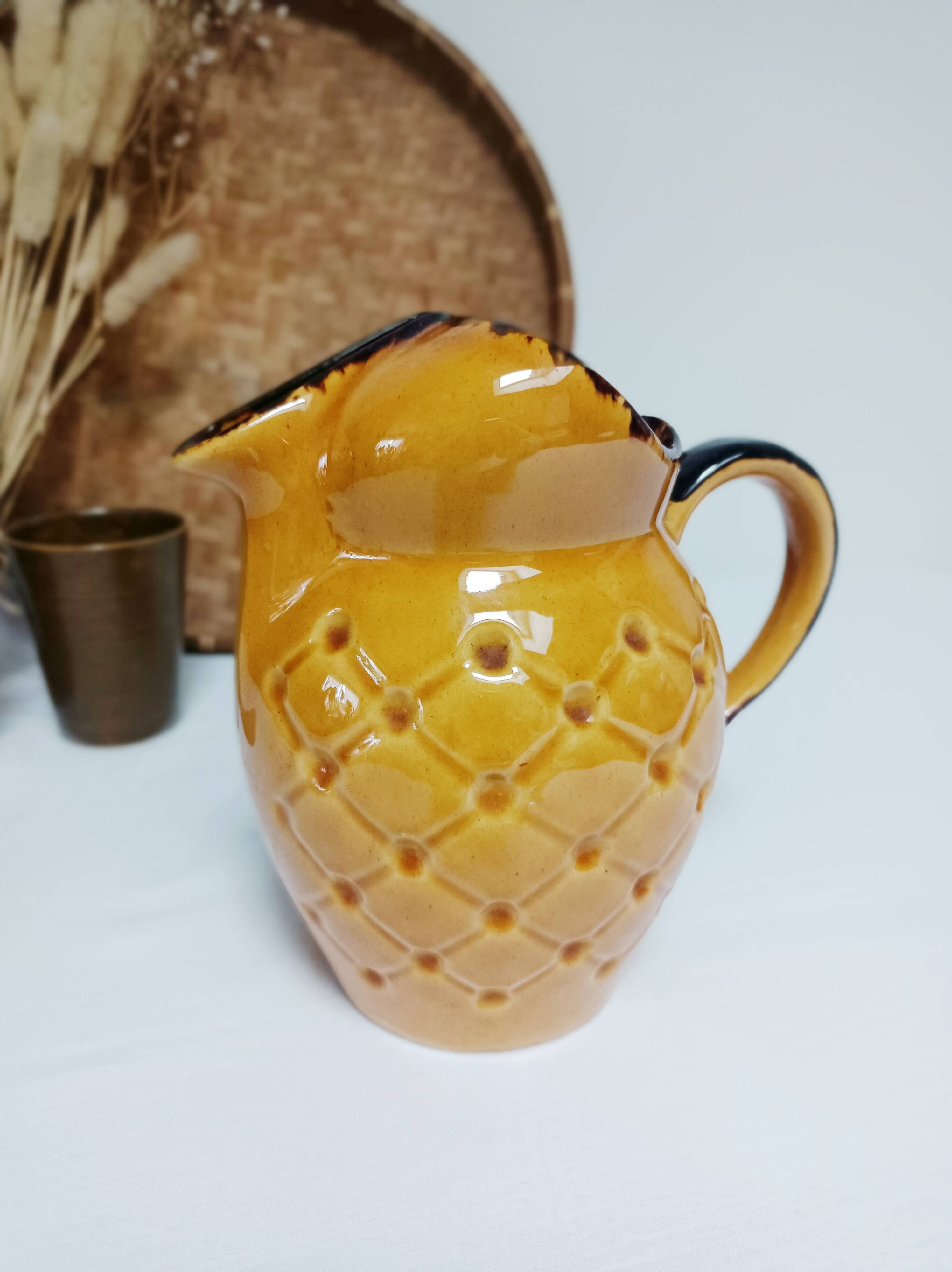 Pichet mireille, Poët Laval