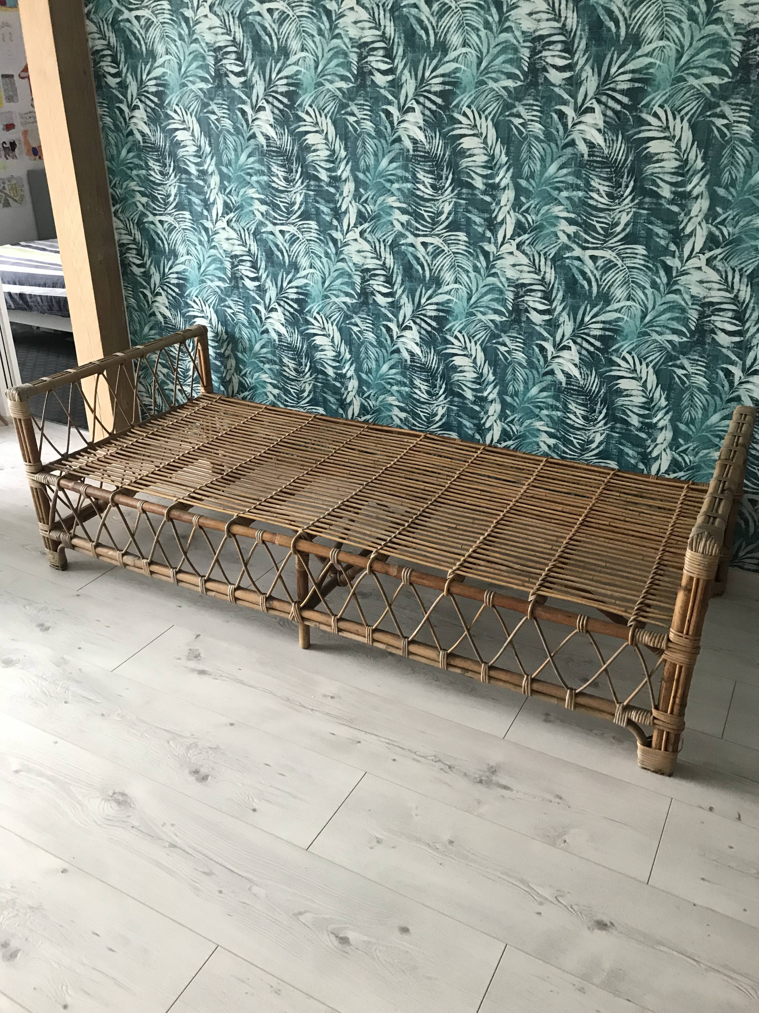 Rattan bed
