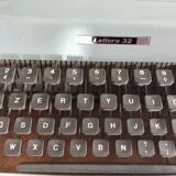 Olivetti lettera 32 typewriter
