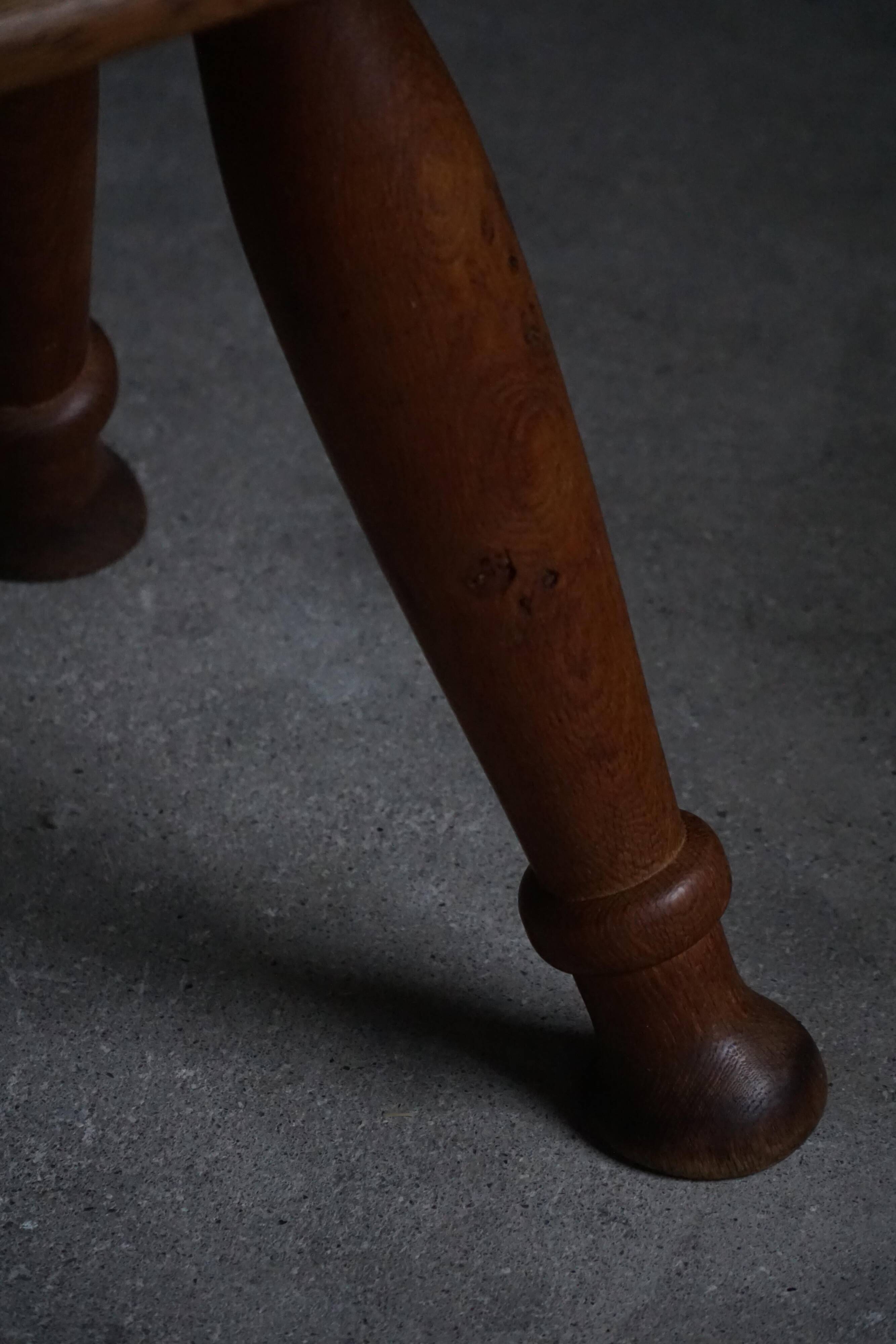 Mid-20th century Danish coffee table / side table in oak, Otto Færge, 1940s.