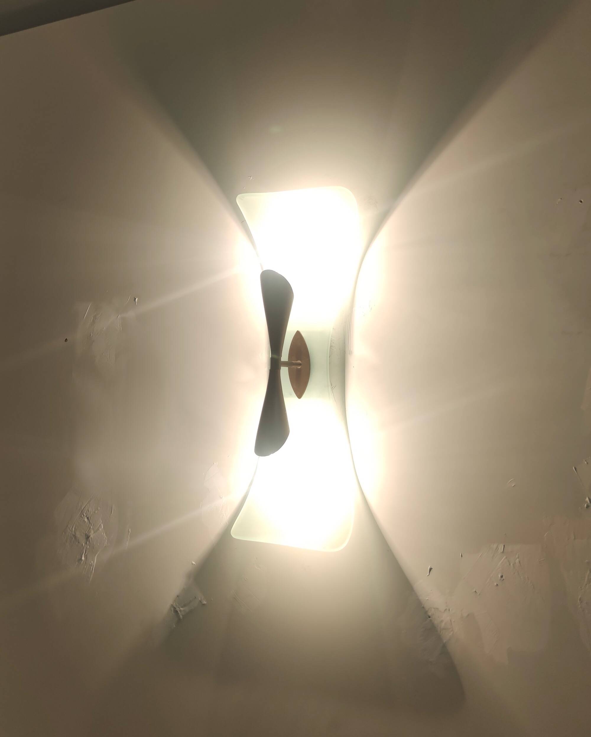 Vintage Brass and Etched and Curved Glass Wall Light ascribable to Fontana Arte