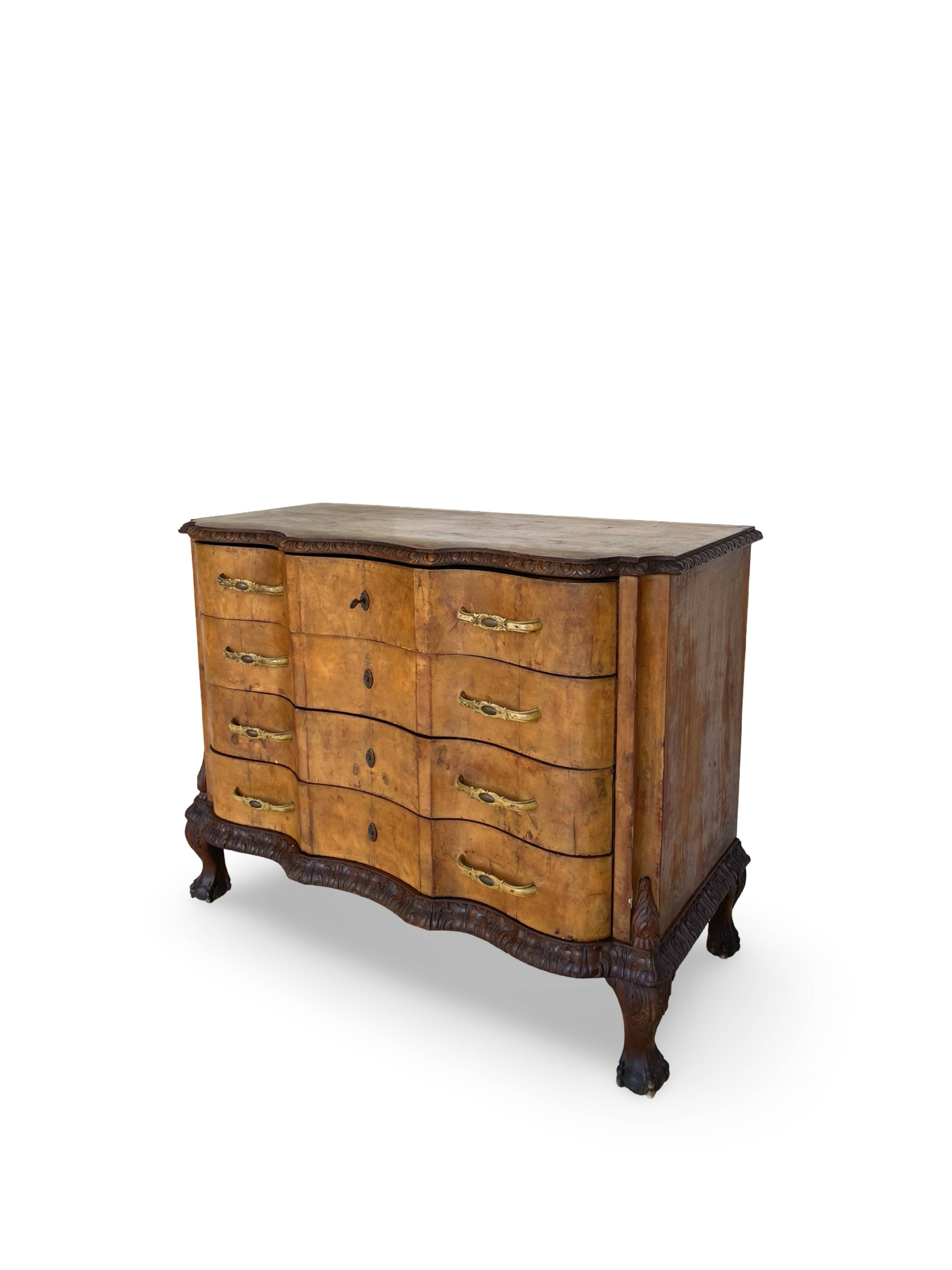 Commode italienne des années 1920.