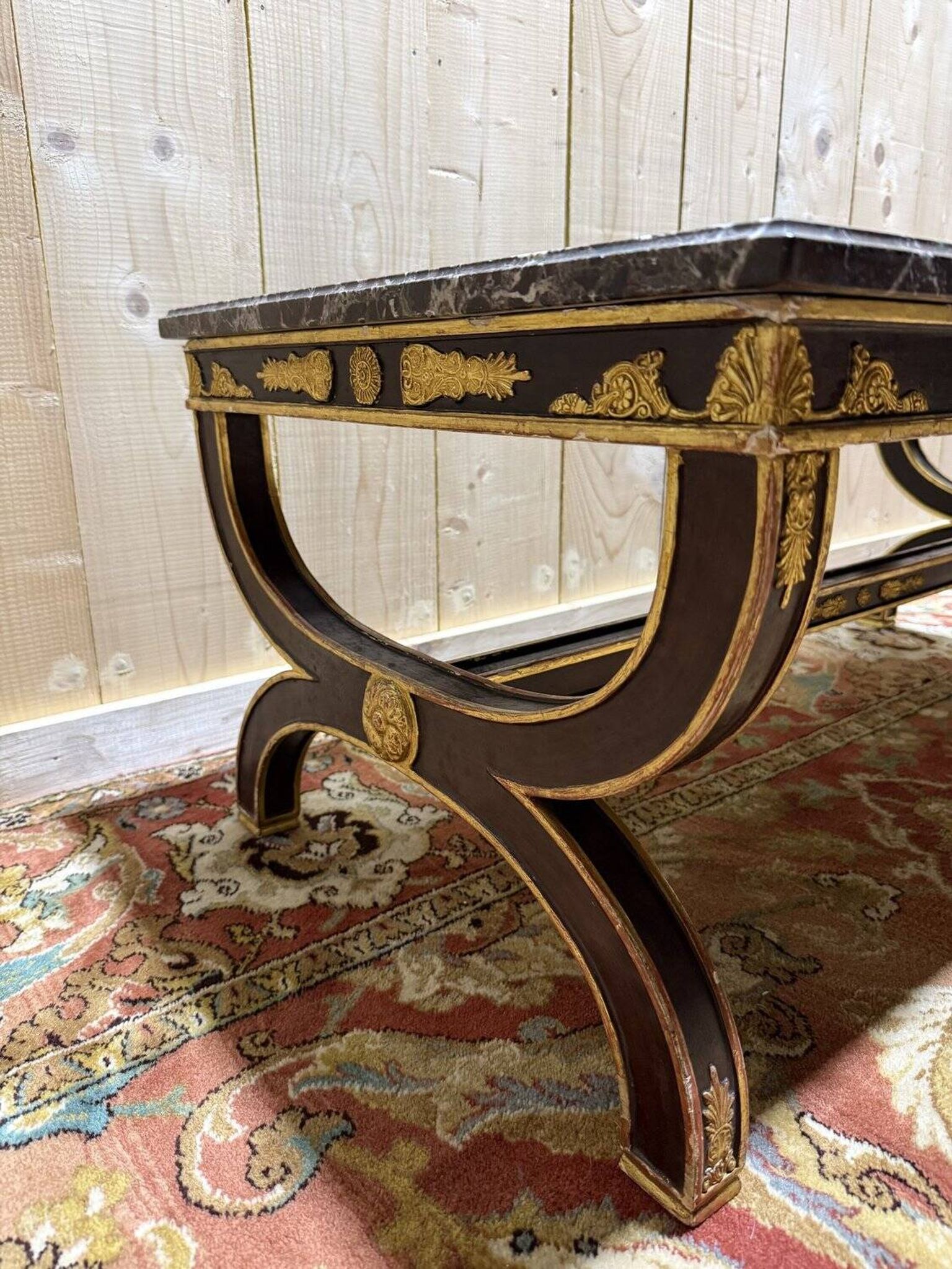 Table basse de style Empire