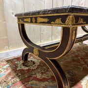 Table basse de style Empire