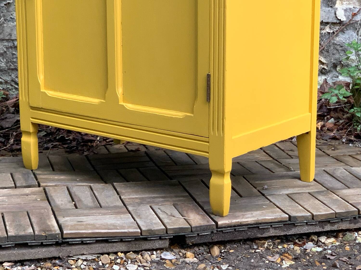 Parisian art deco buffet in yellow ochre