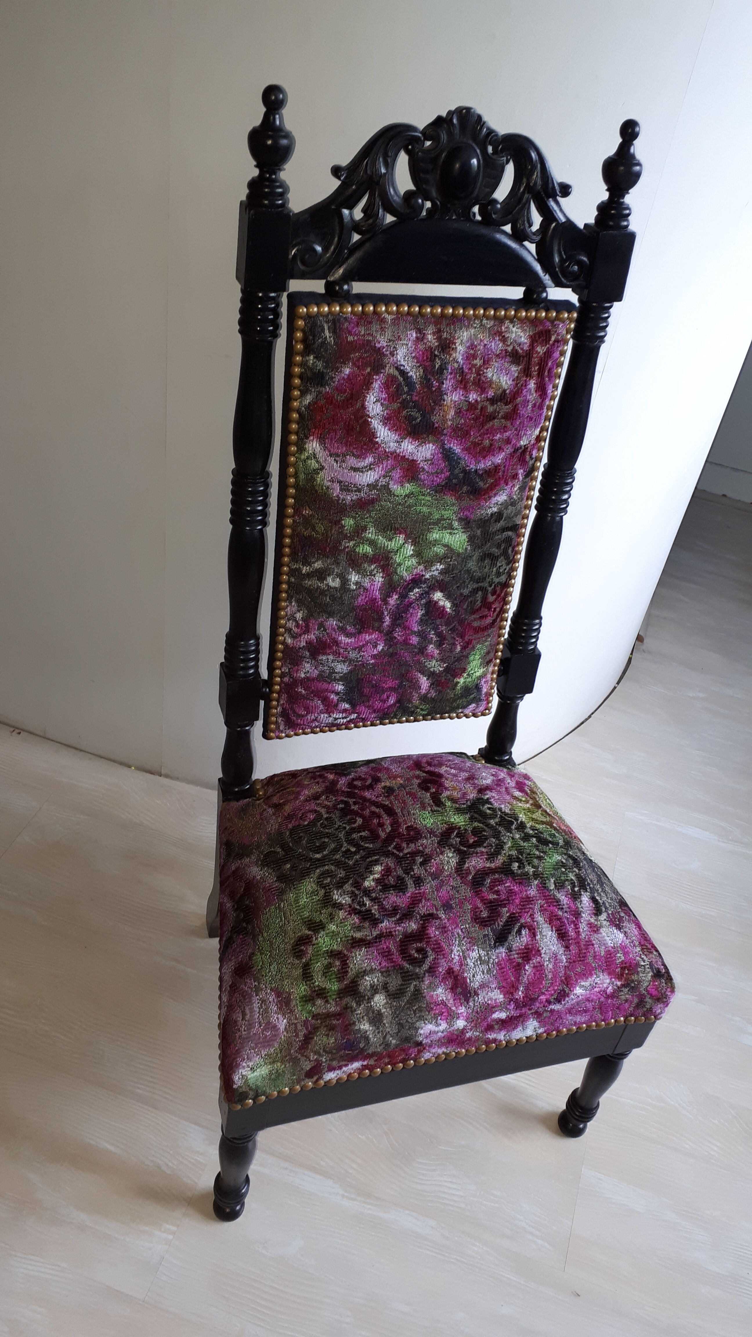 Chaise basse ancienne dite "chaise de nourrice"
