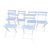Anciennes chaises de bistrot de terrasse