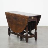 Very beautiful antique English oak gateleg table with an excellent patina
