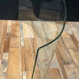 Curved fire screen tempered glass design