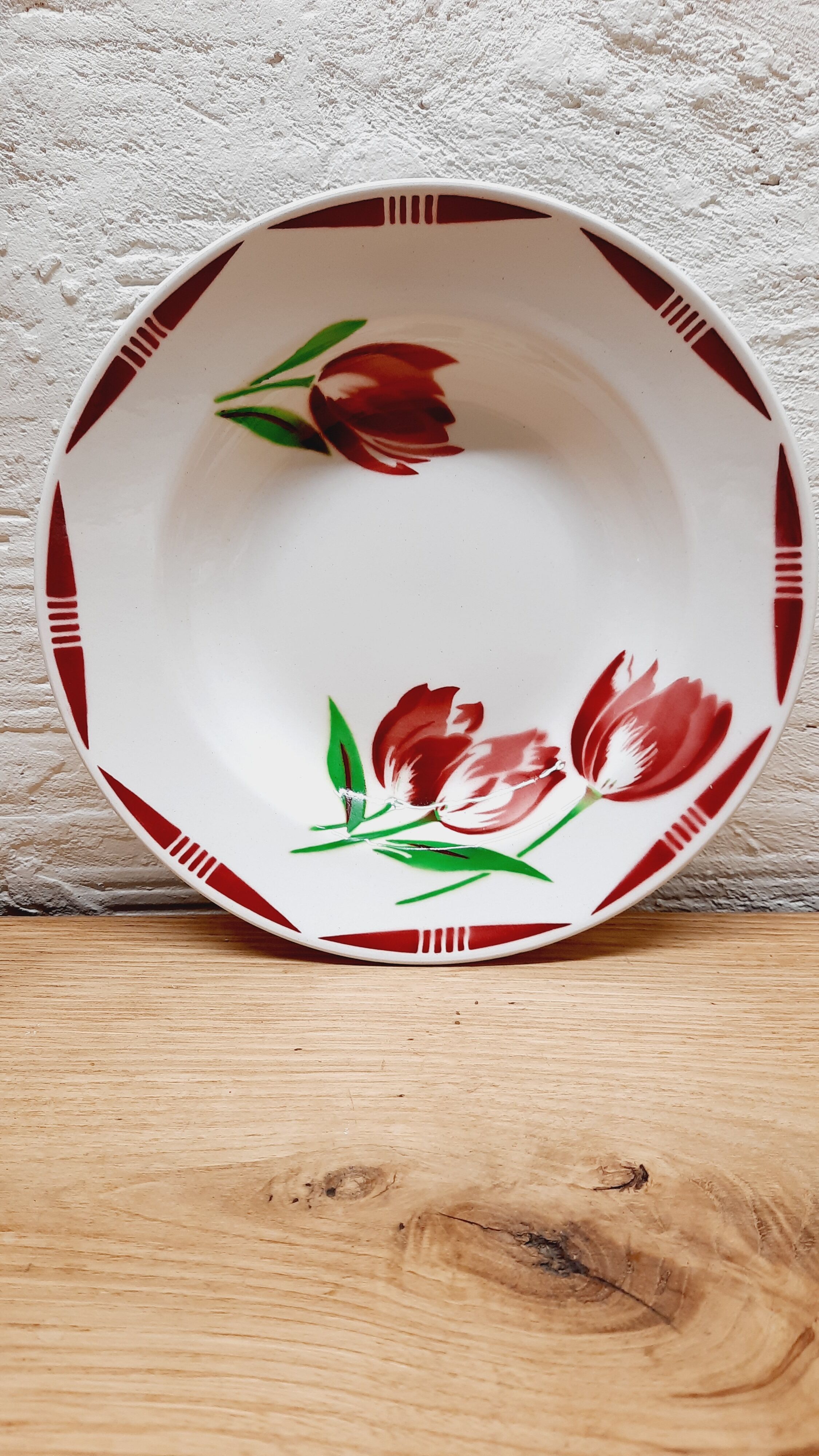 Set 4 pink hollow plates