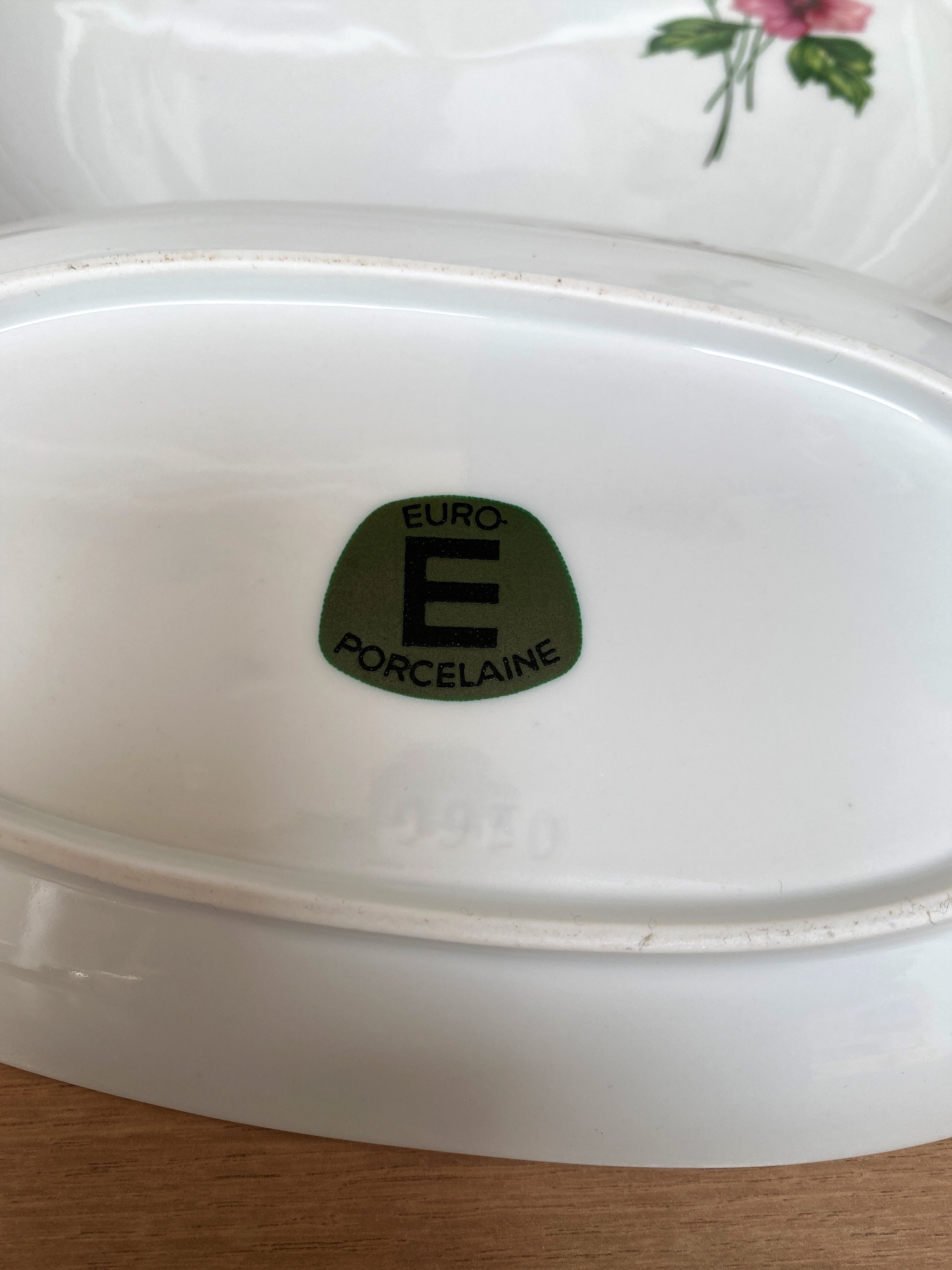 Set of 4 serving dishes