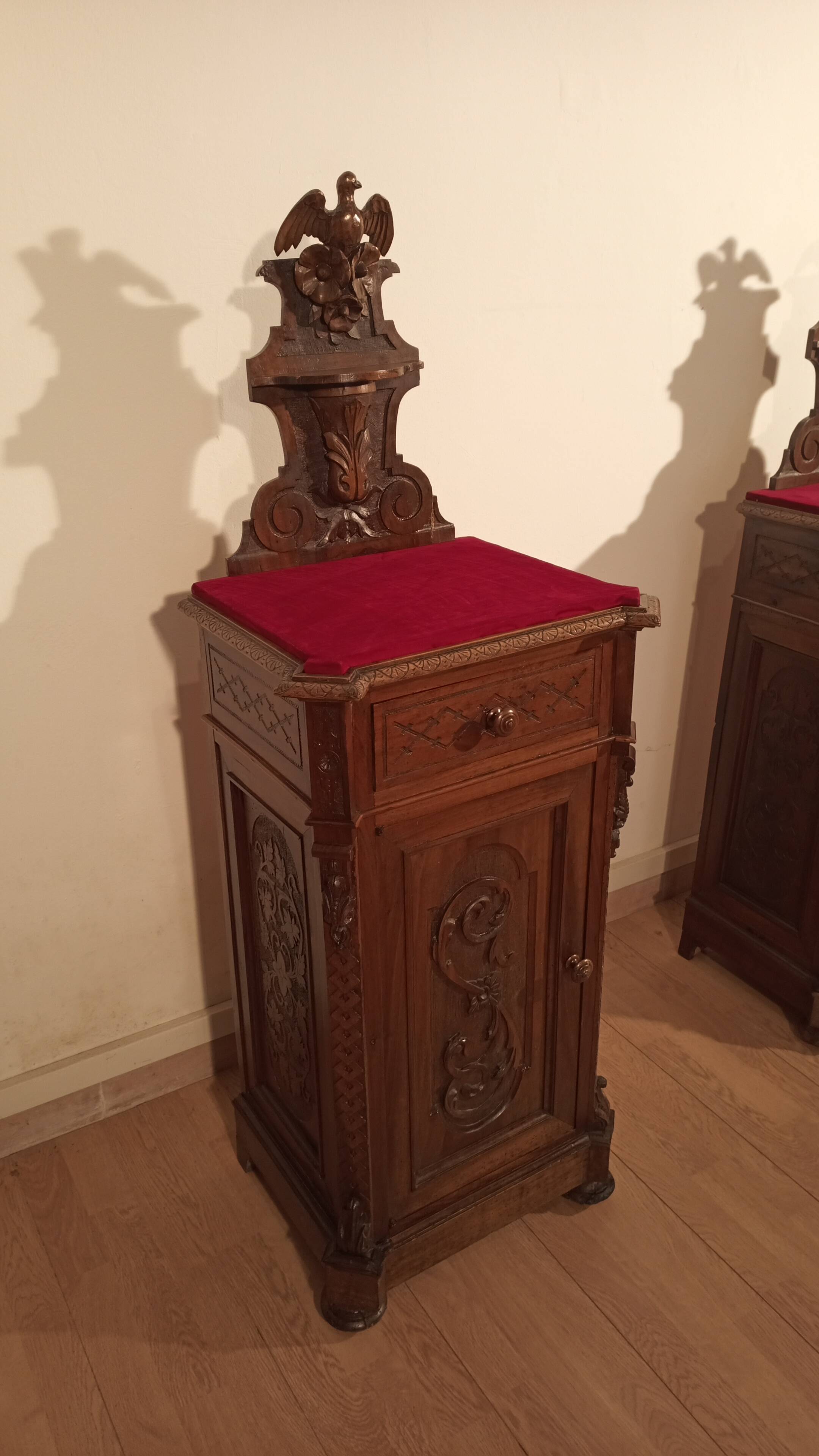 Commode à tiroirs ancienne en noyer italien du XIXe siècle