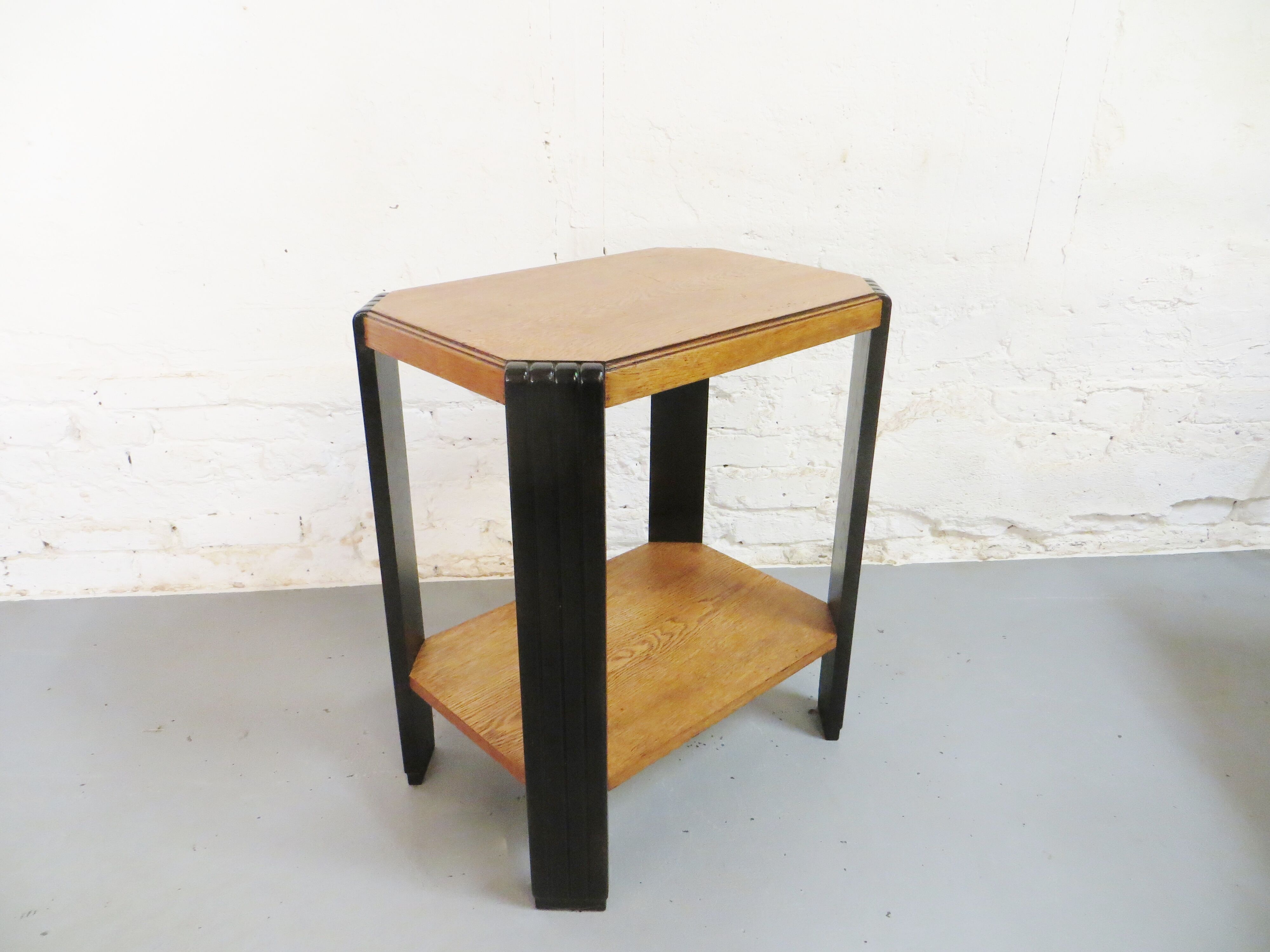 Modernist pedestal of the 30s