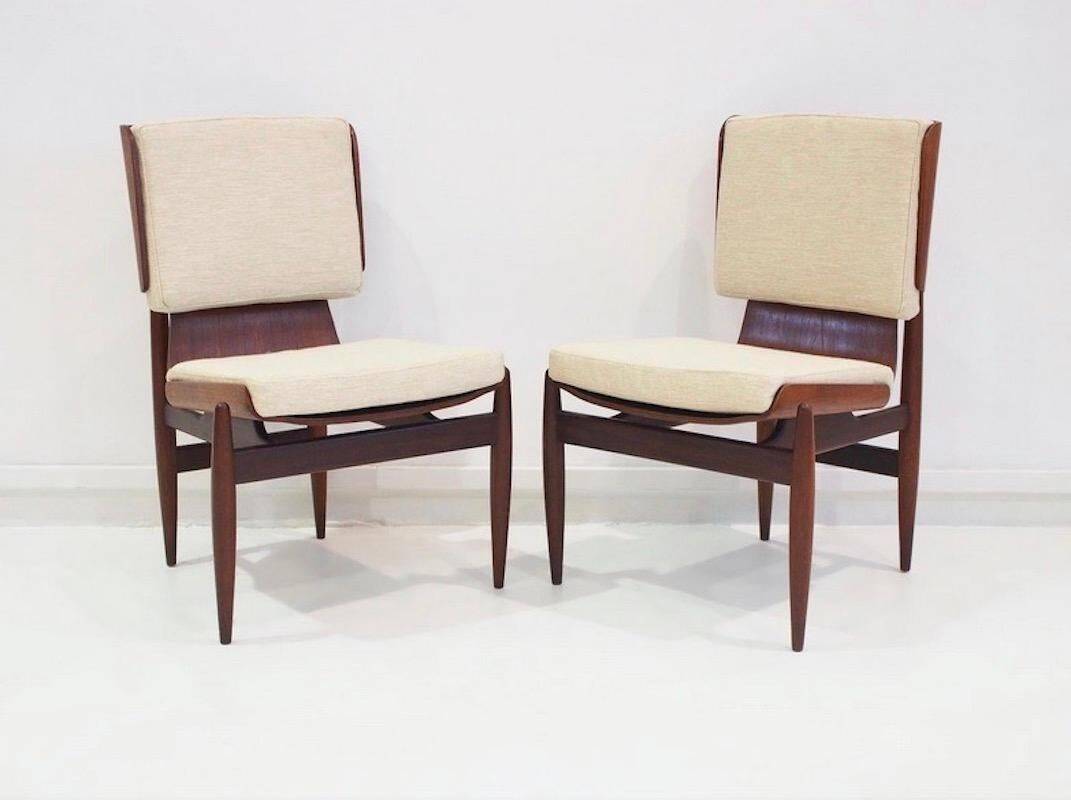 Pair of modernist Italian wooden accent chairs by Barovero.