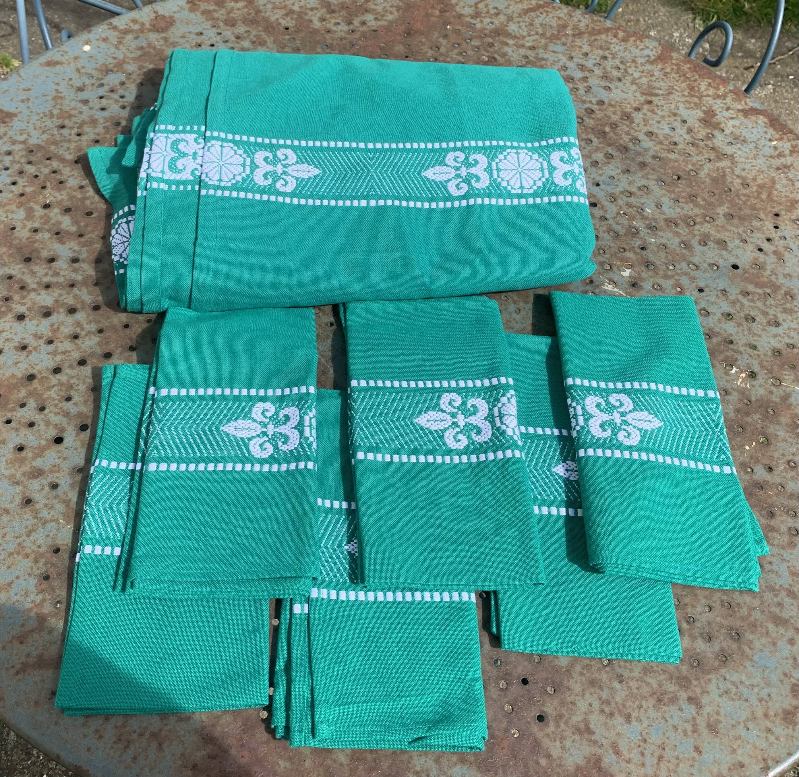 Artiga tablecloth and 6 napkins, Basque linen, green with white embroidery