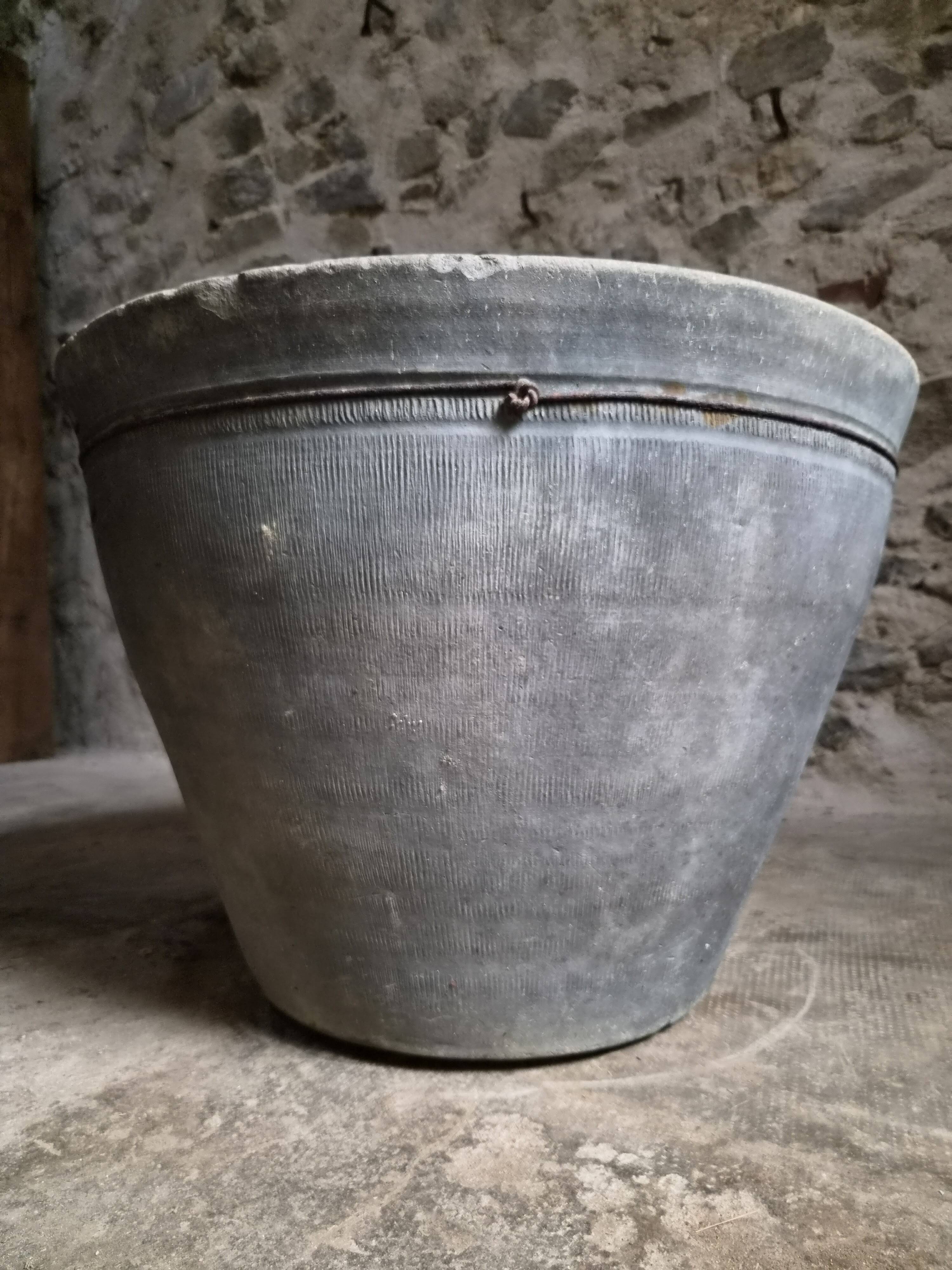 Antique terracotta planter – 19th-century laundry tub XXL