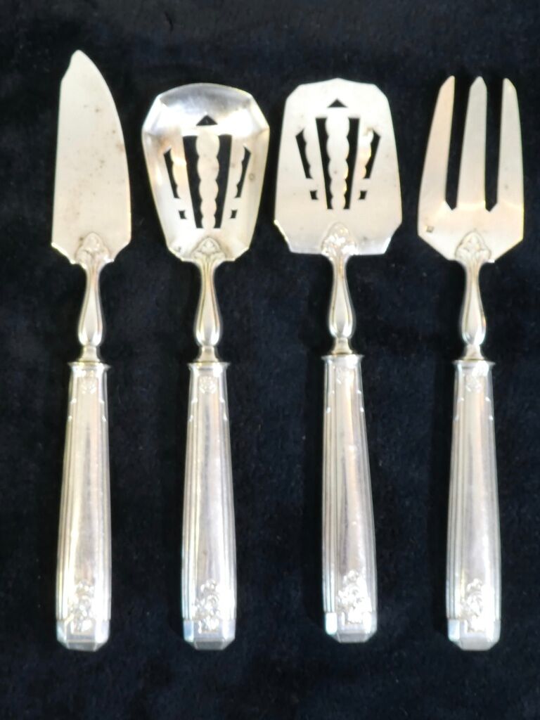 Service cover has mignardises art deco solid silver stuffed minerve