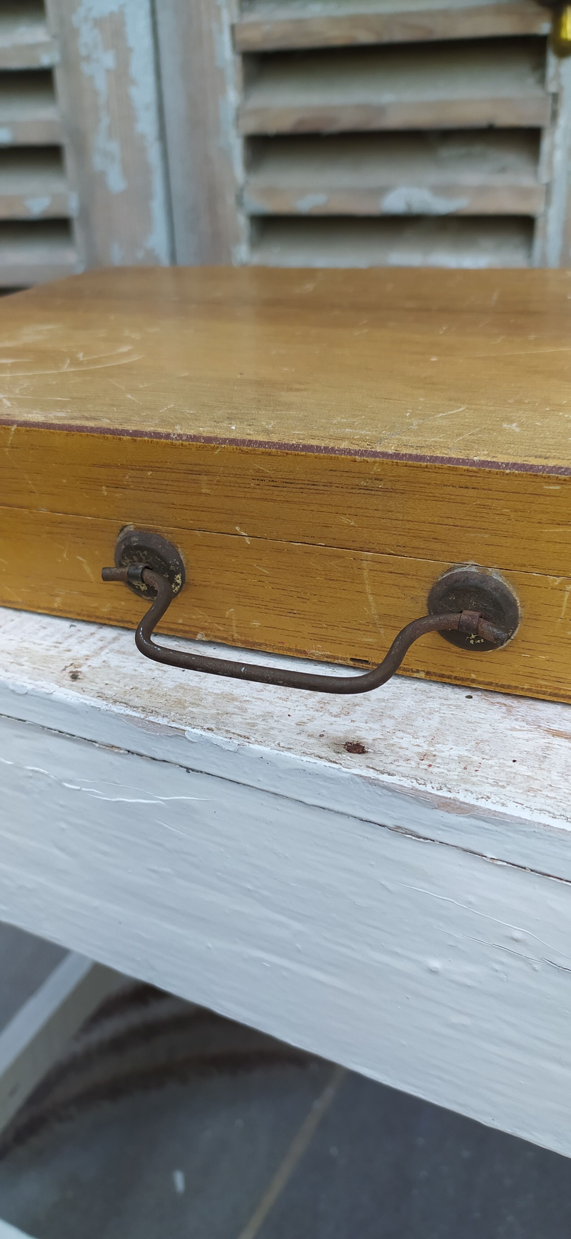 Former painter's box with his palette