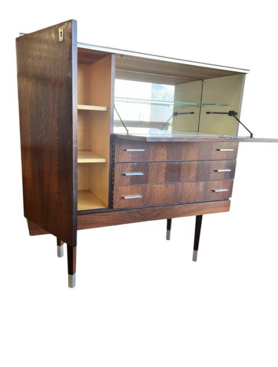 Vintage wooden cabinet / sideboard / bar cabinet