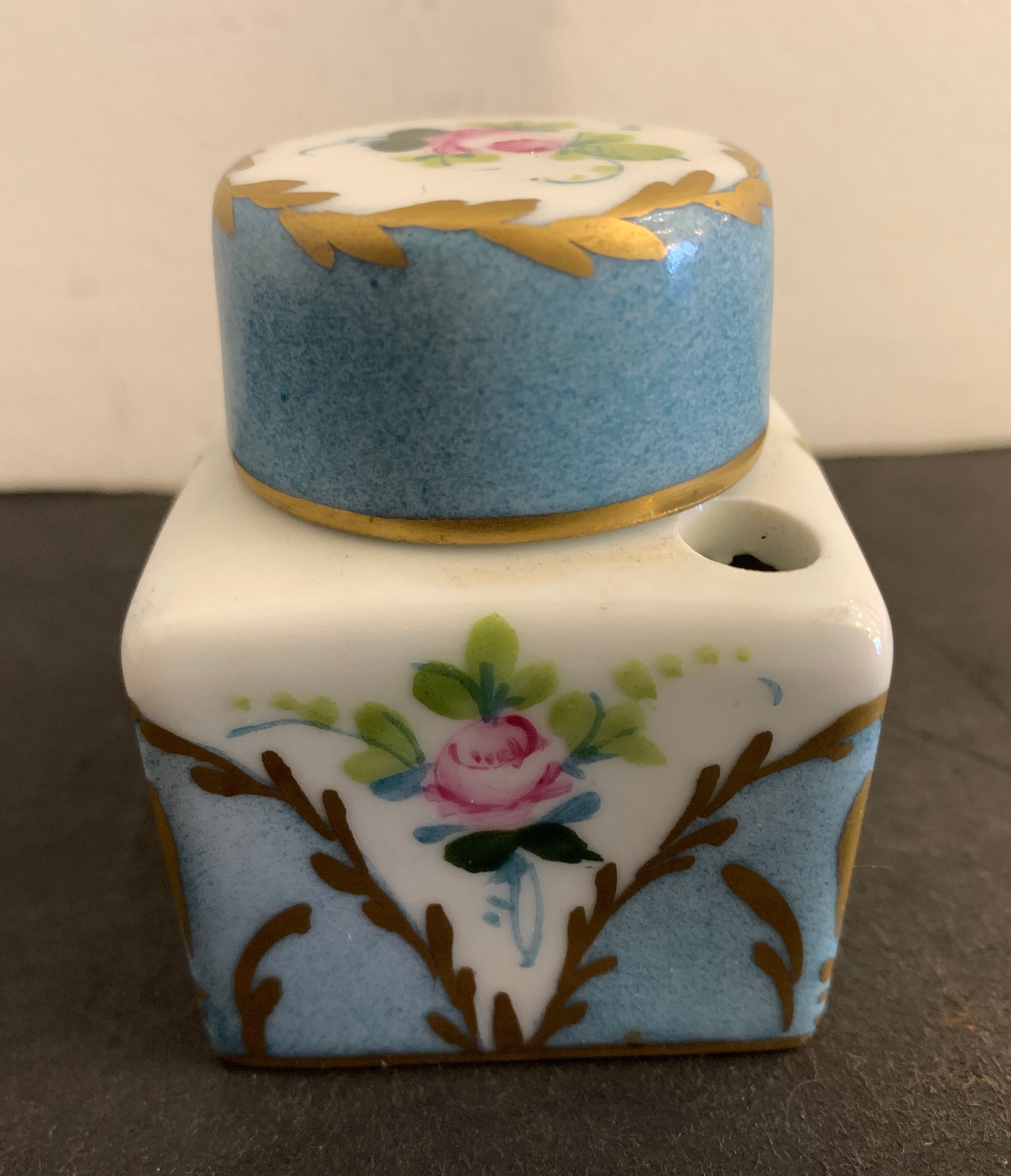 Paris porcelain inkwell