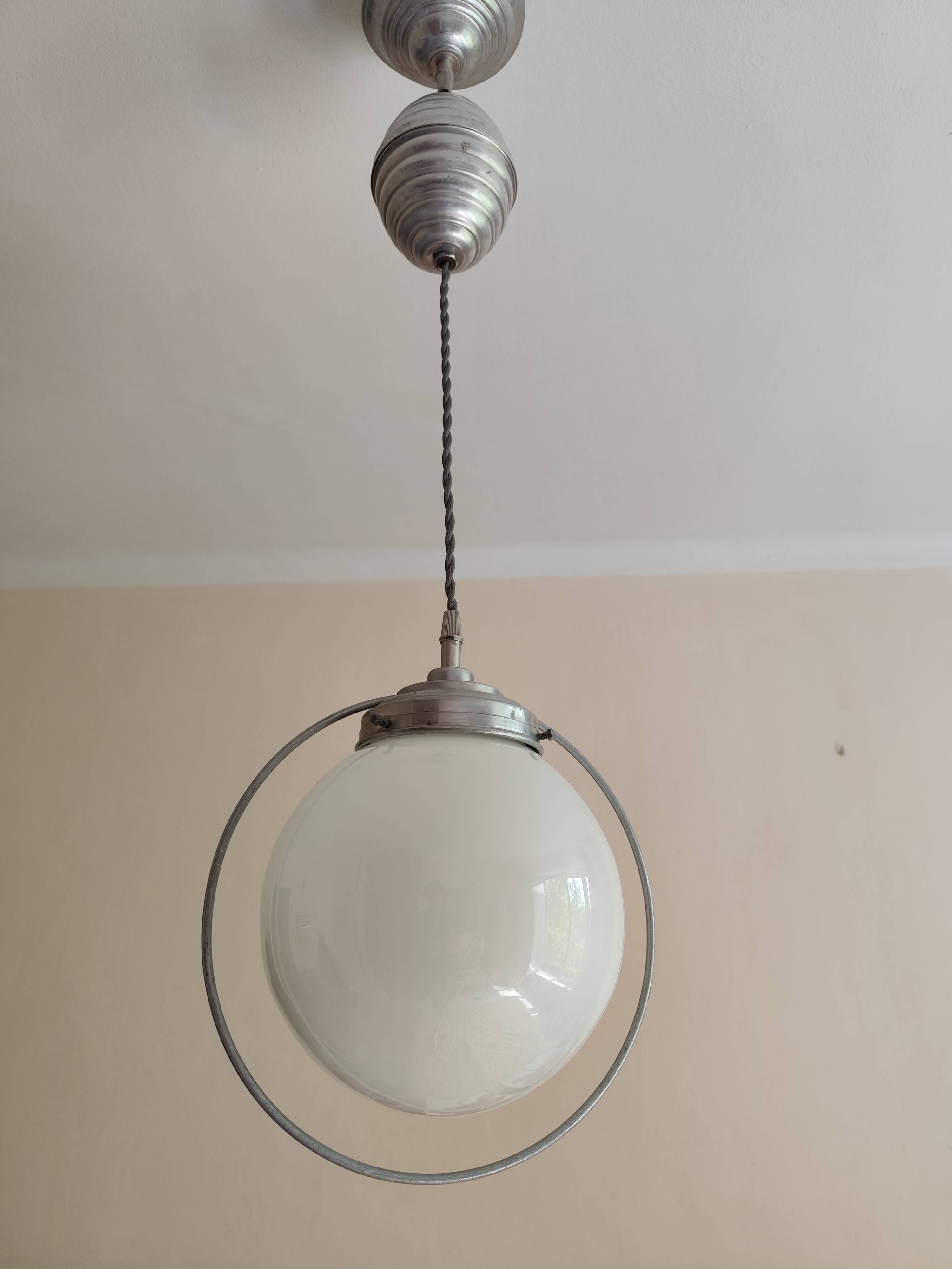 Suspension drop globe opaline white and metal structure