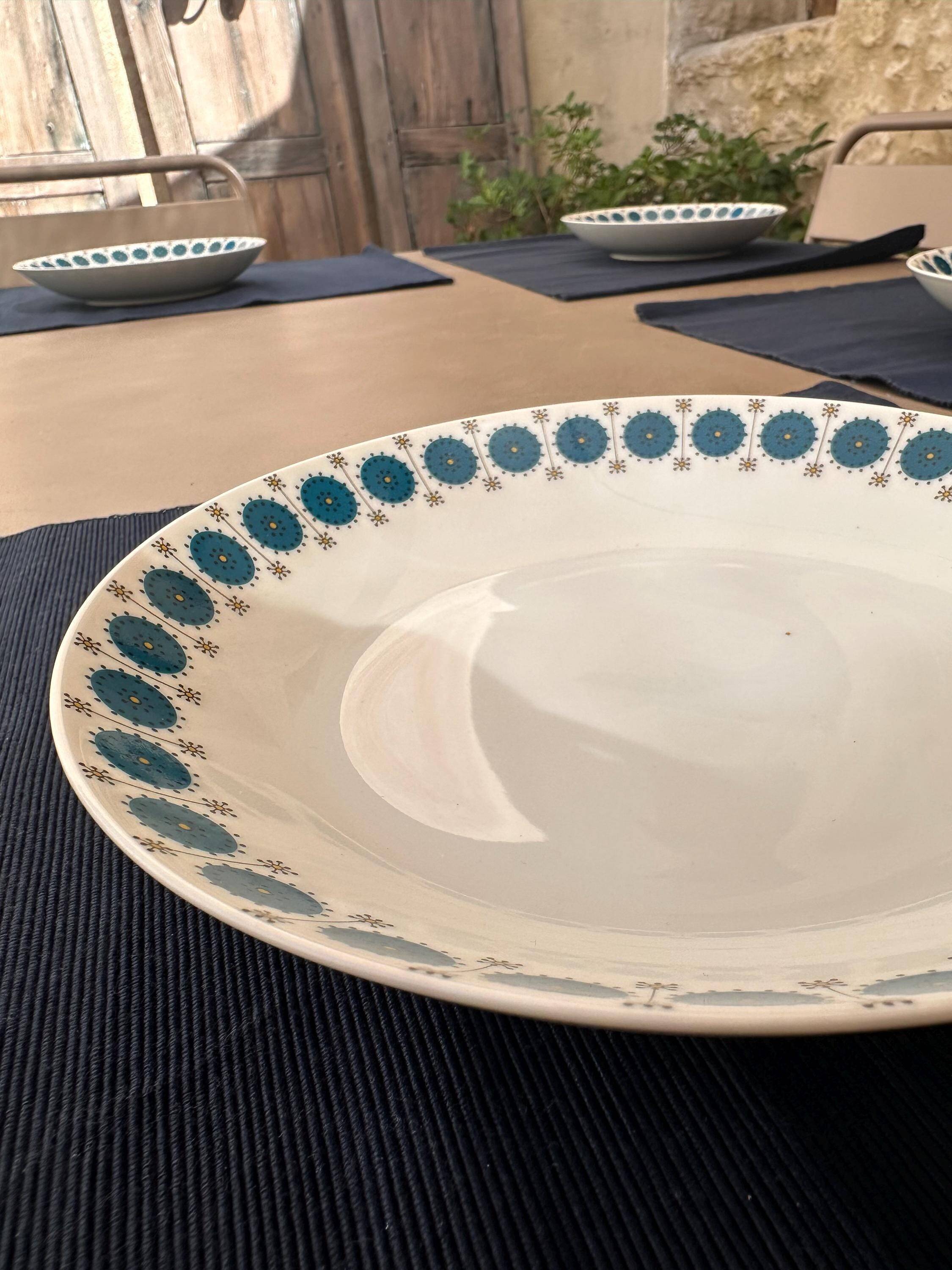 Set of 6 vintage Thomas Germany deep plates – Geometric design year