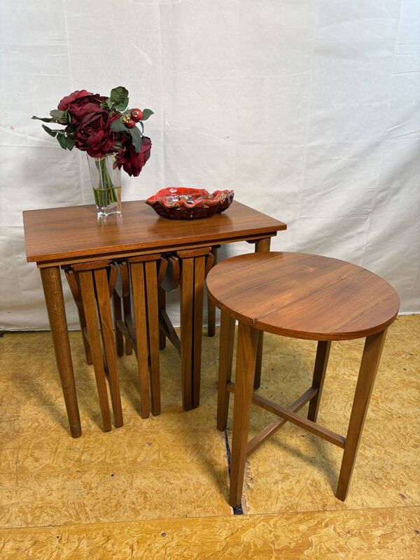 Ensemble de tables gigognes en teck style rétro vintage milieu du siècle par Poul Hundevad 1960 - Modèle iconique