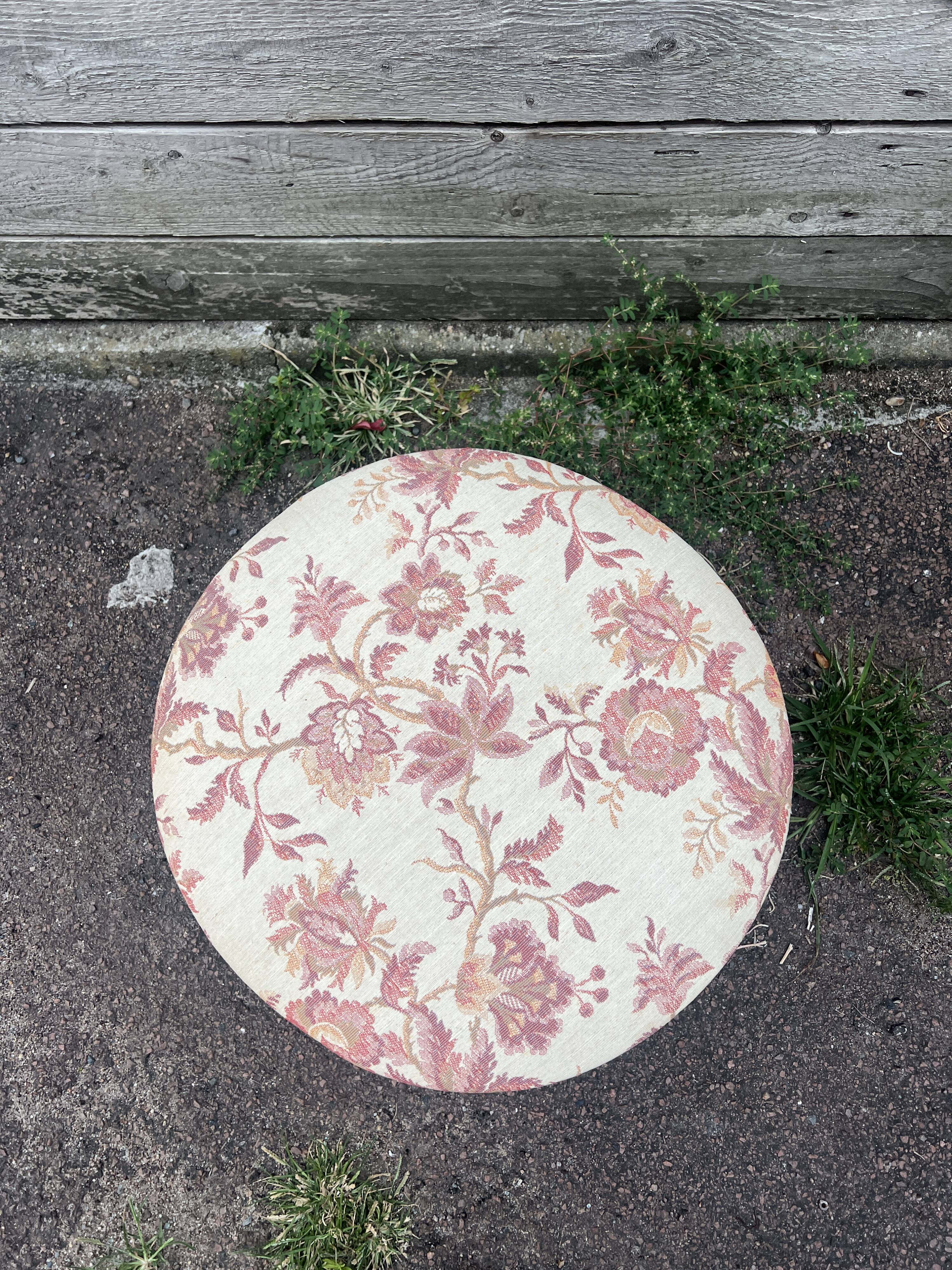 Armchair and pouf in Napoleon III style, Jean Roche