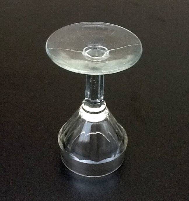 2 bistrot stemmed glasses transparent faceted glass