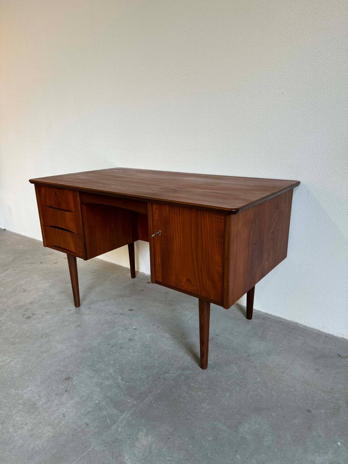 Vintage desk two-sided teak