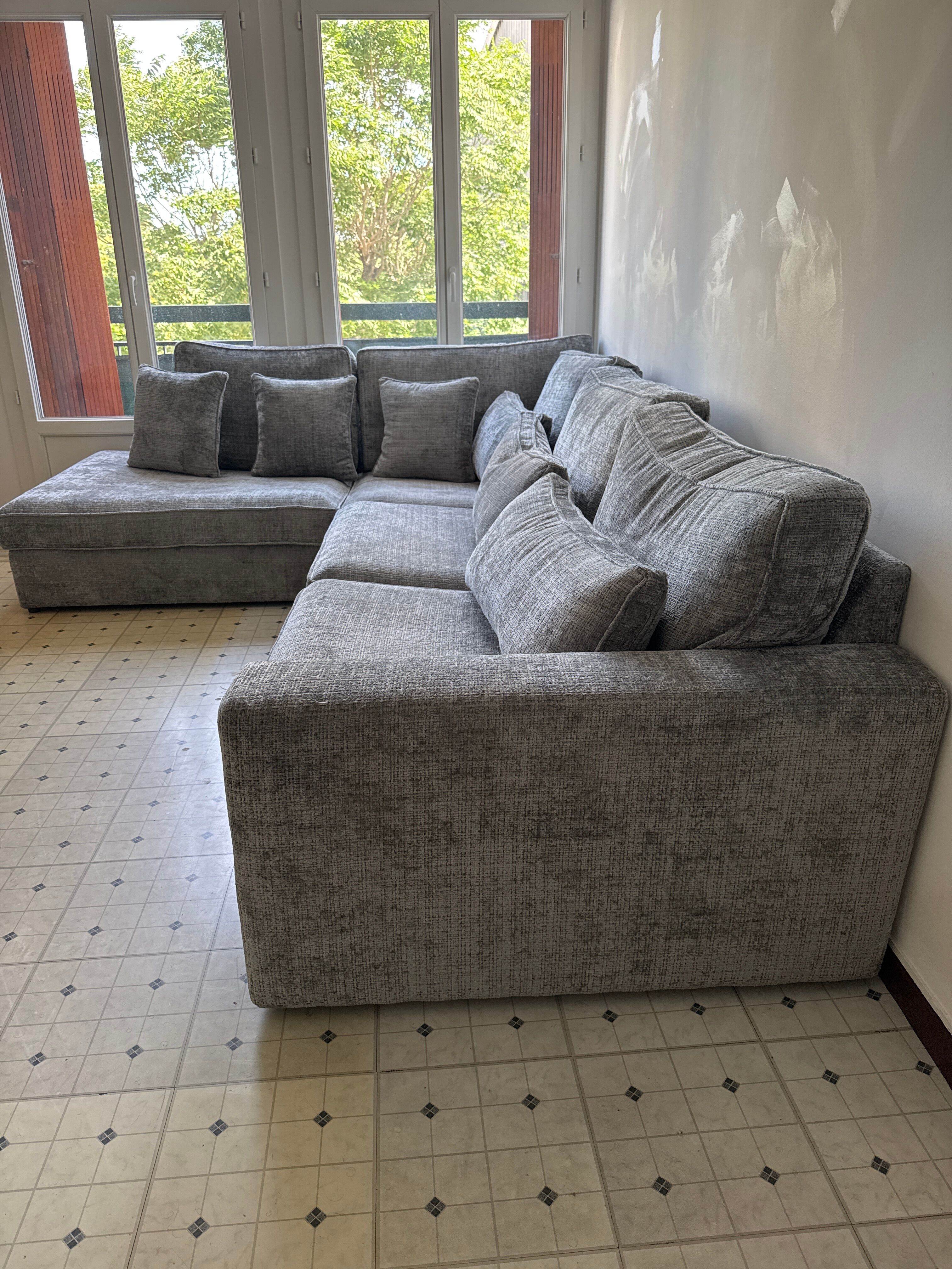New condition Marbella sofa