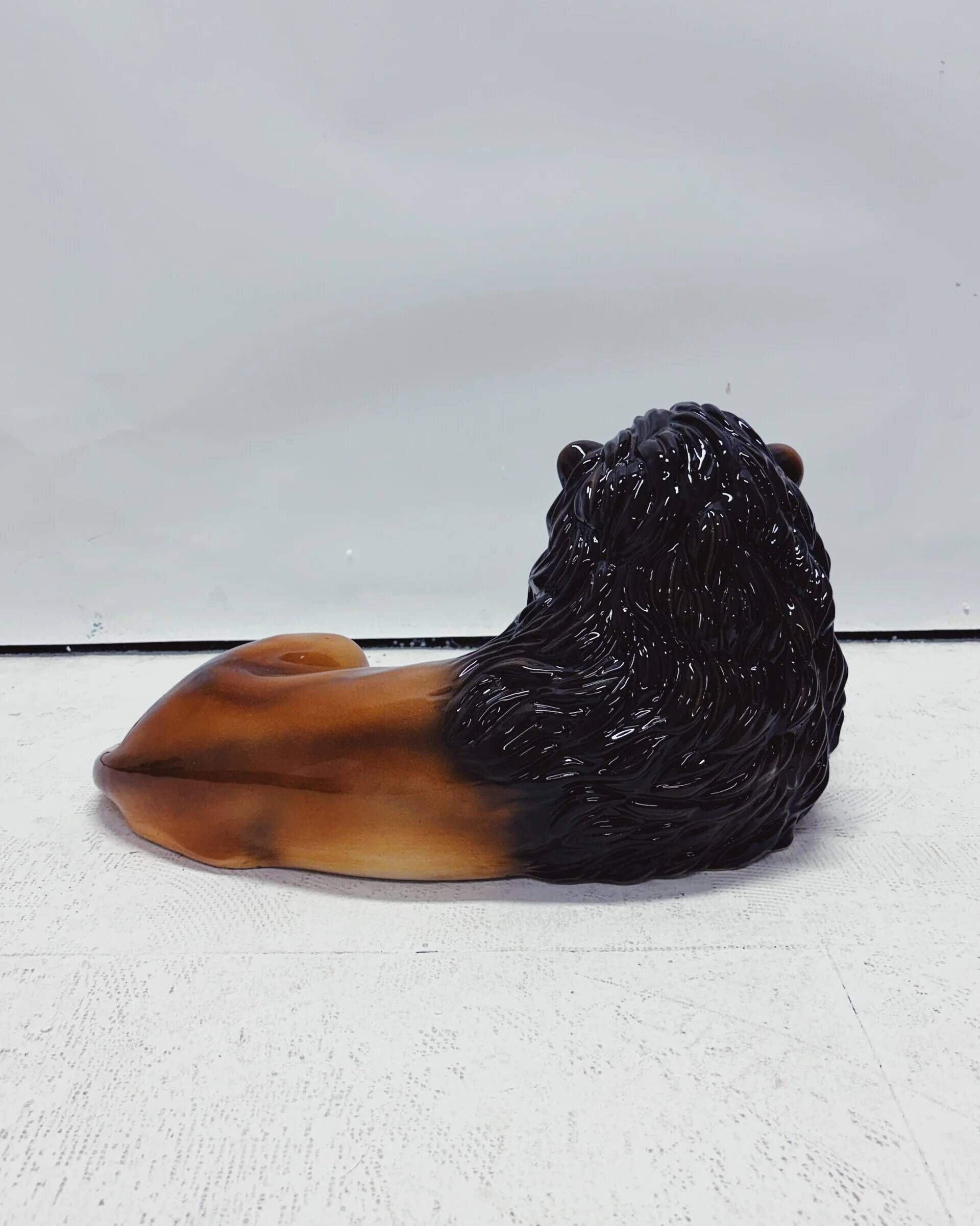 Lion statue ceramic
