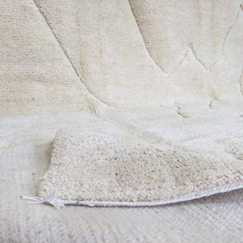 Tapis artisanal en laine naturelle