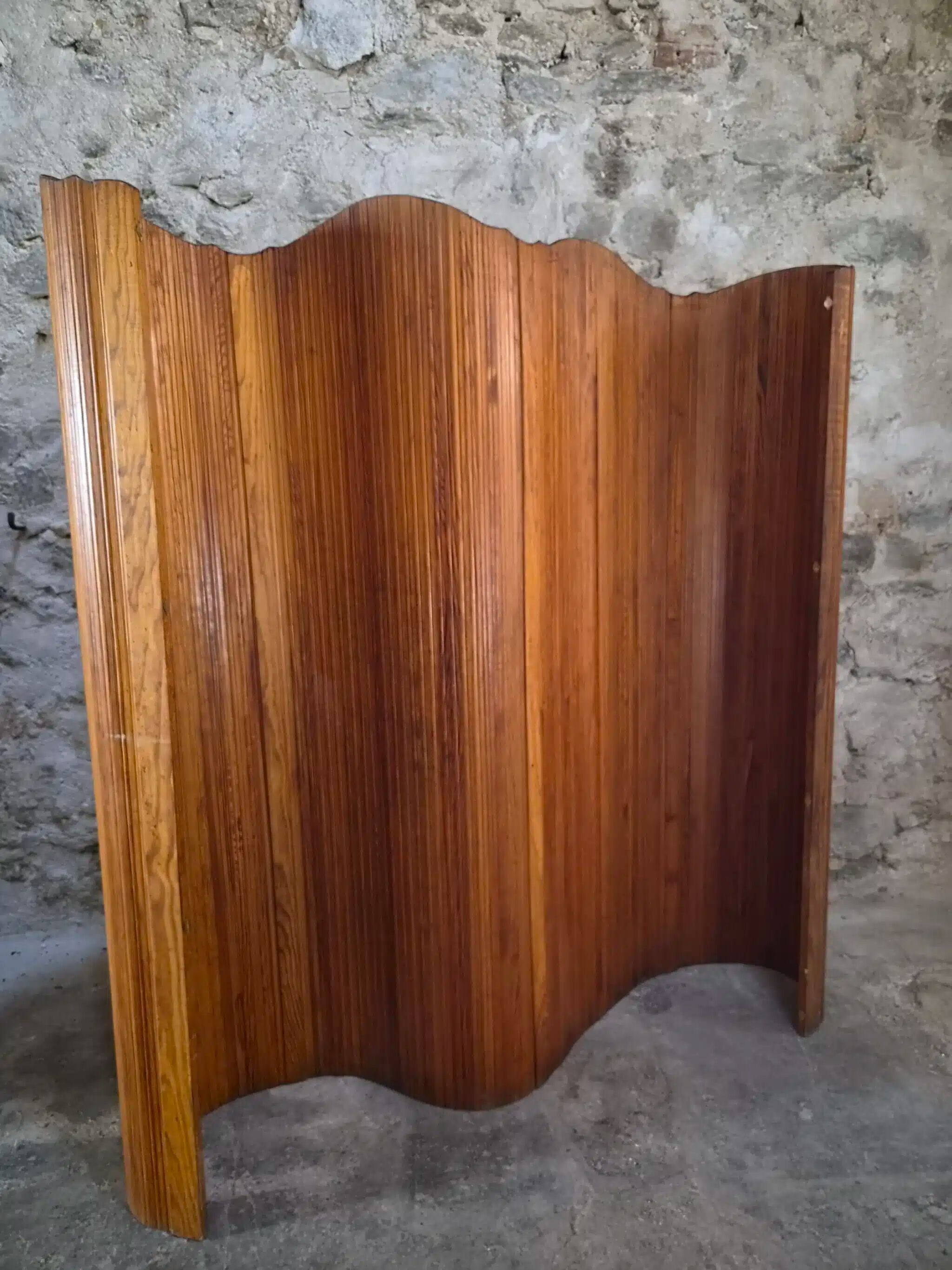 Large French folding screen in pine, room divider, 1950s, attributed to Baumann.