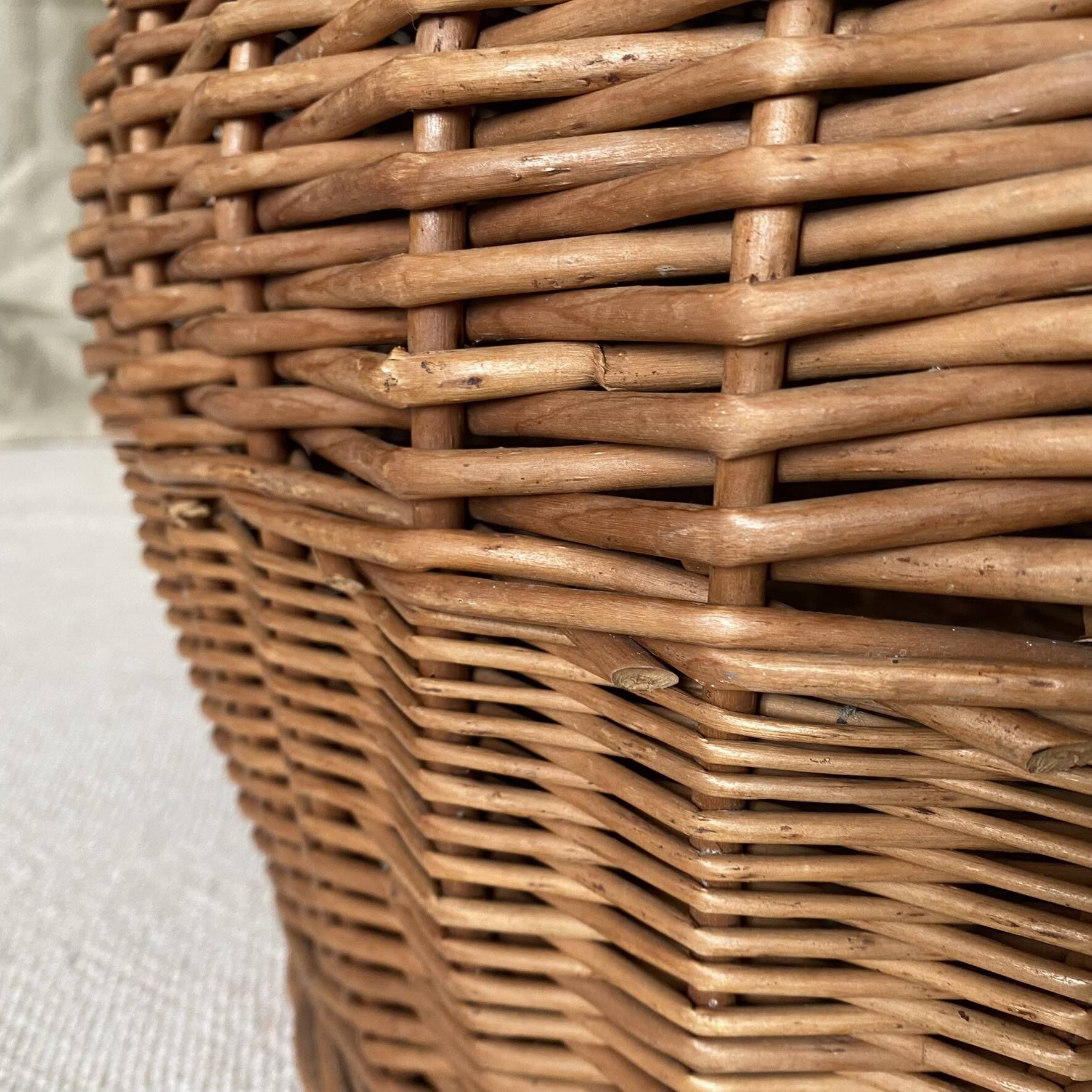 Rattan storage pouffe from the 60s-70s.
