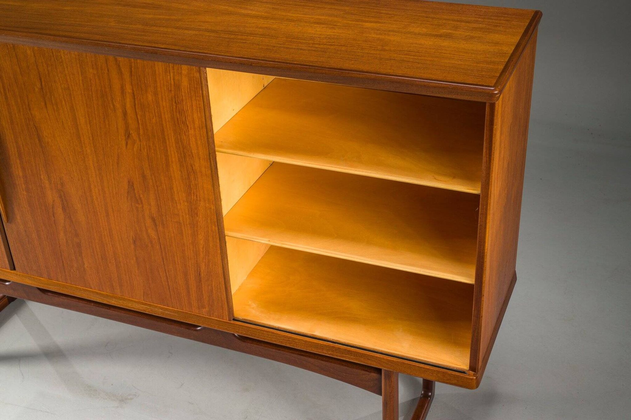Buffet danois en teck par Arne Vodder pour Vamo Sønderborg, années 1960
