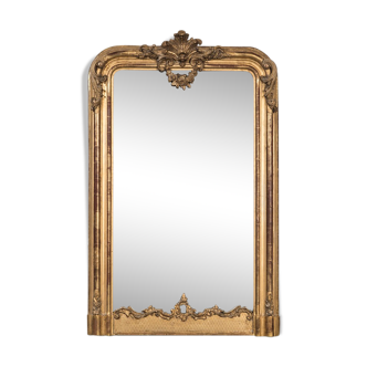 Antique golden mirror with shell and flower guirlande