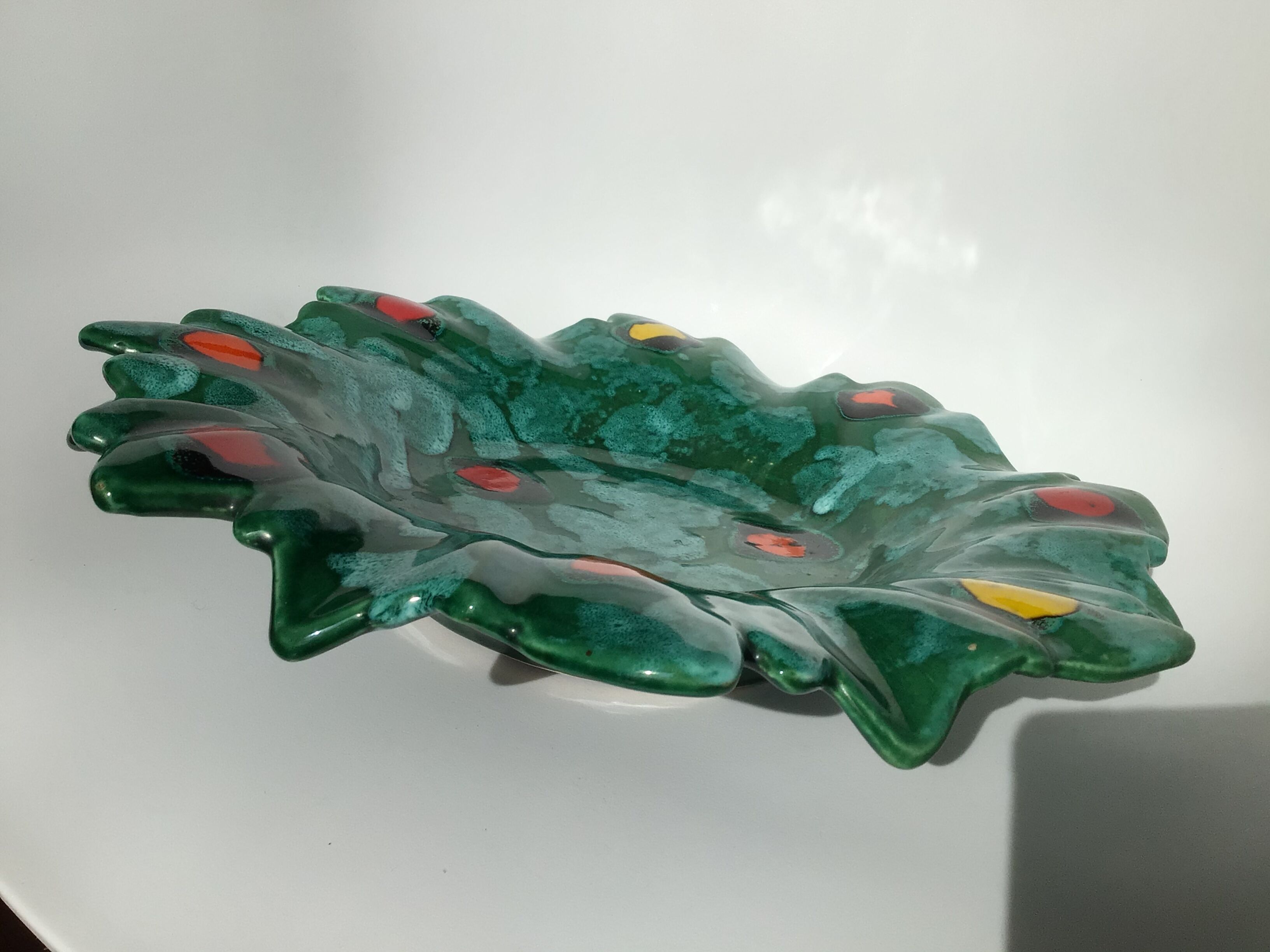 Green earthenware cut edge cut lozenges