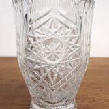 Small crystal vase with chiseled patterns and geometric decorations