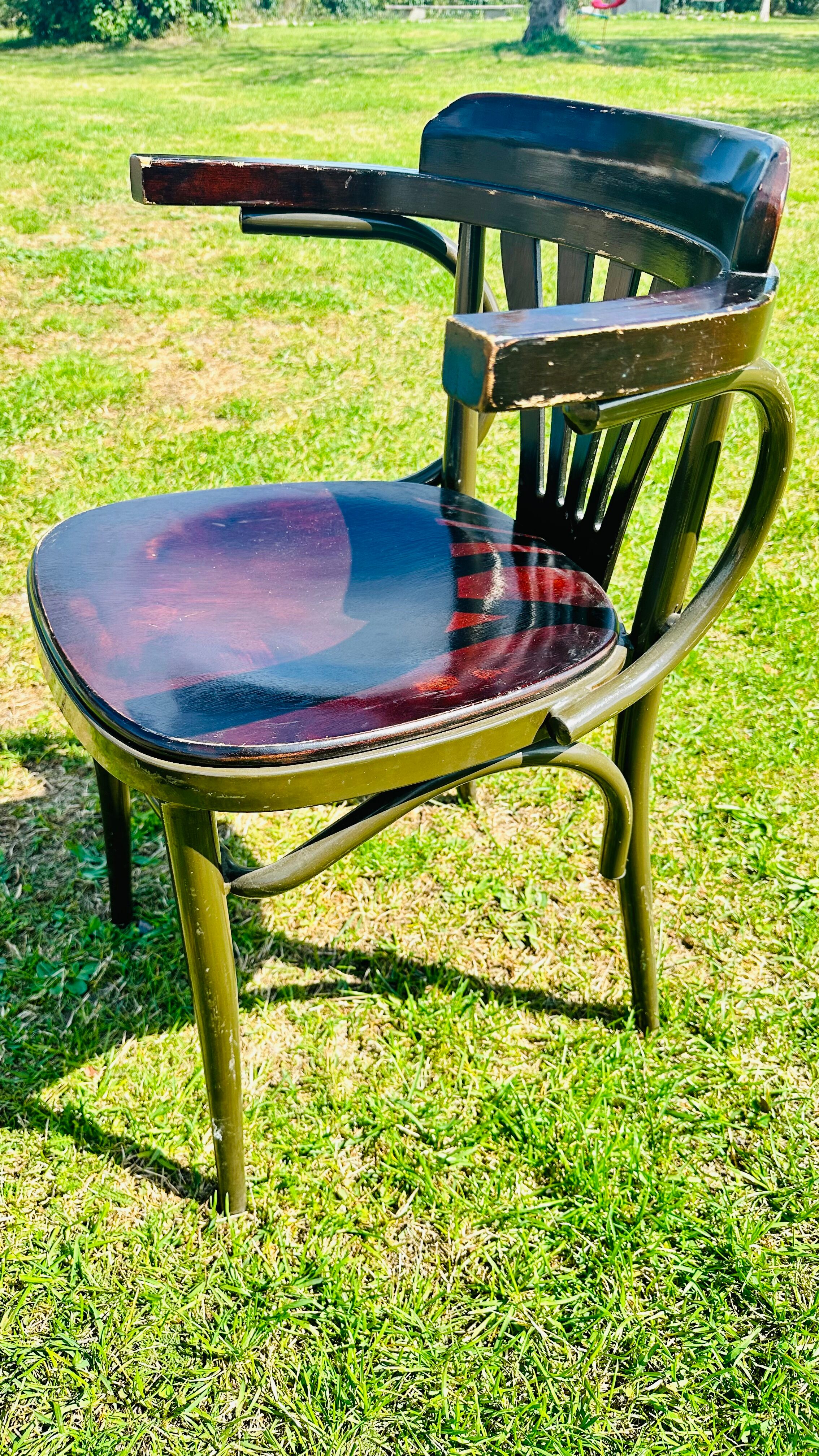 16 Unique Bistro chairs with metal legs